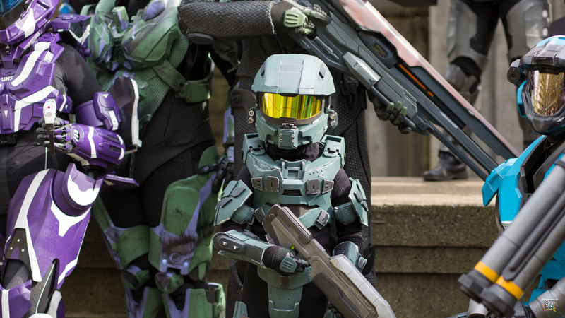 Illustration for article titled Iron Man's Best Friend Ultron, Chappie Cosplay and a Whole Lot of Halo
